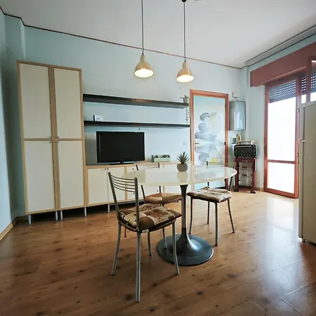 R30 - Bilocale Fronte Mare Апартаменты *