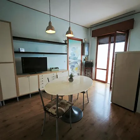R30 Bilocale Fronte Mare Apartment *