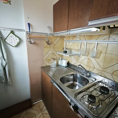 R30 Bilocale Fronte Mare Apartment *