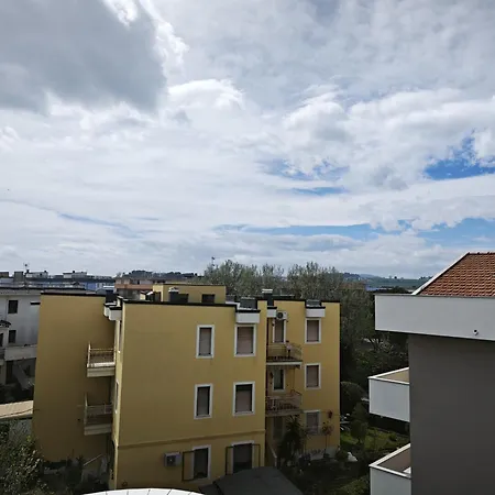 R30 Bilocale Fronte Mare Apartment *