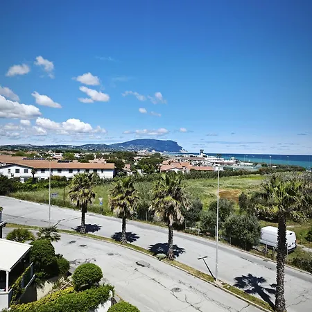 R30 Bilocale Fronte Mare Porto Recanati